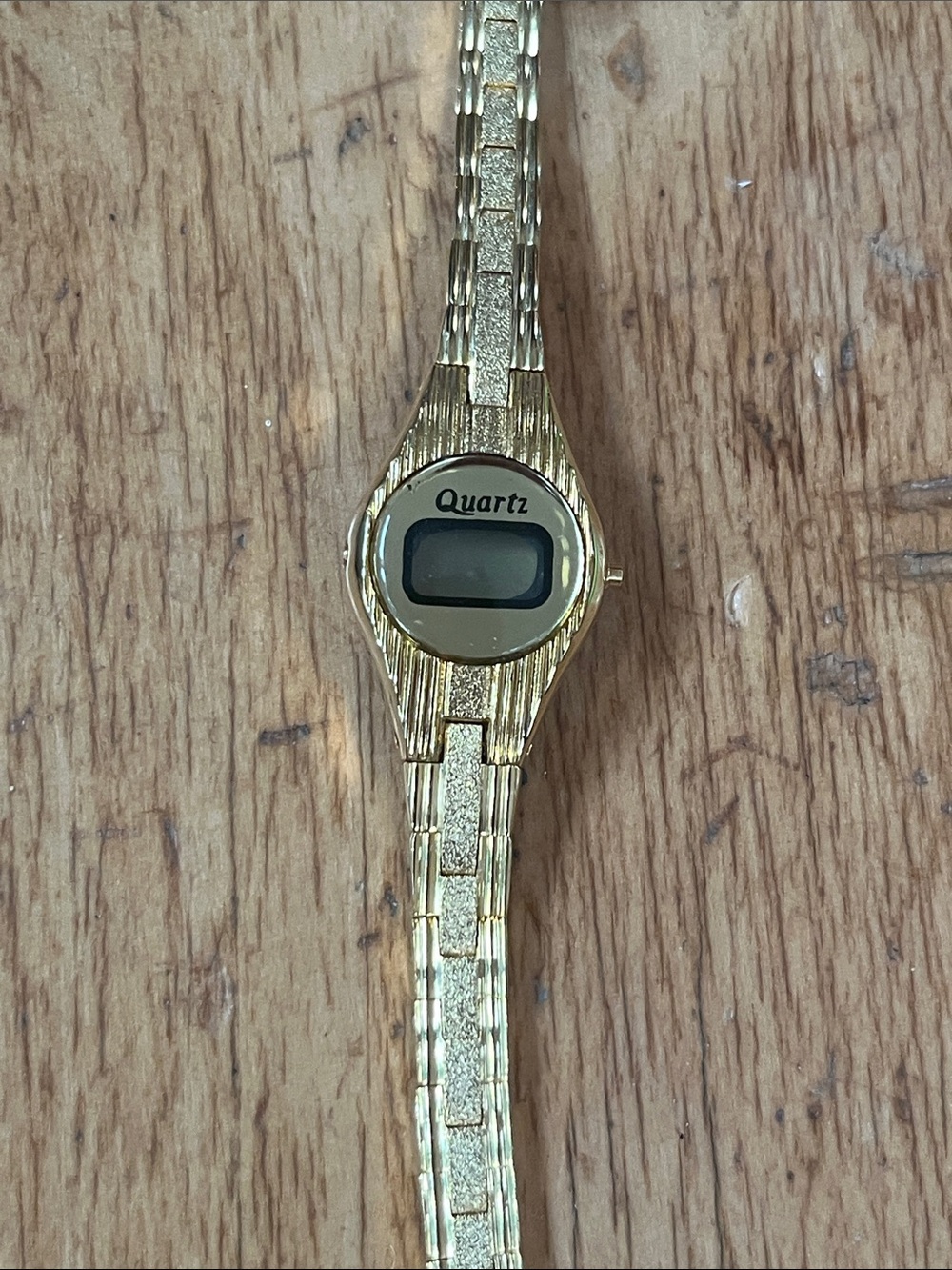 QUARTZ DIGITAL gold tone  WOMens Watch